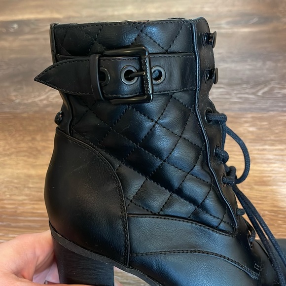 Boots - Picture 4 of 5